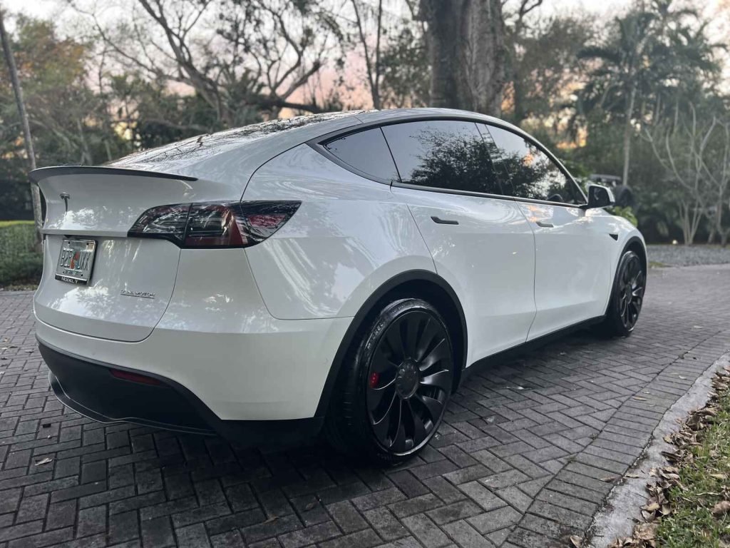 SoFlo Suds: Miami Ceramic Coating vs Wax – What’s Best for You